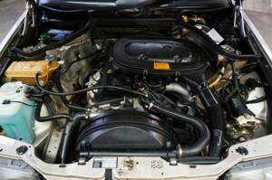 Bild 29/33 von Mercedes-Benz 230 E (1990)
