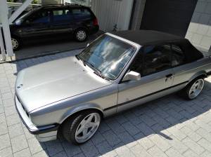 Bild 20/21 von BMW 325i (1988)
