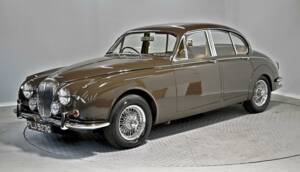 Image 1/50 of Daimler V8-250 (1969)
