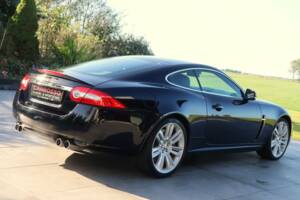 Image 46/50 of Jaguar XKR (2010)