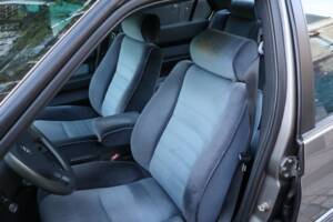 Bild 25/39 von Alfa Romeo 164 2.0 (1990)
