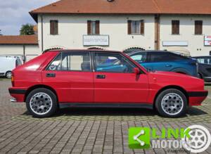 Bild 9/10 von Lancia Delta HF Turbo (1990)