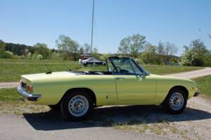 Image 2/24 of Alfa Romeo 1600 Spider (1976)