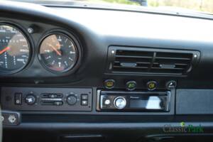 Imagen 33/50 de Porsche 911 Carrera 2 (1991)