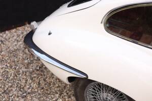 Image 47/50 de Jaguar Type E (2+2) (1970)