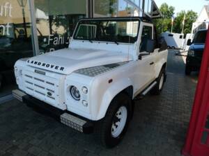 Image 2/15 of Land Rover Defender 90 (2014)