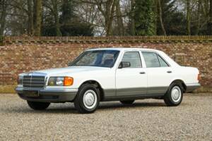 Image 19/50 de Mercedes-Benz 280 S (1988)