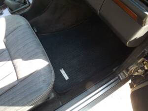 Image 50/50 of Mercedes-Benz 250 TD Turbo (1992)