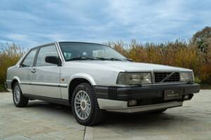 Image 10/50 de Volvo 780 Bertone 2.4 TD (1987)