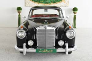 Bild 17/38 von Mercedes-Benz 220 SE (1960)