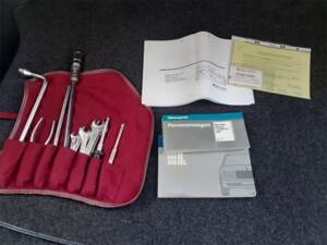 Image 18/39 of Mercedes-Benz 260 SE (1988)