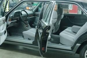 Bild 37/50 von Mercedes-Benz 300 SEL (1991)