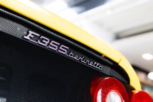 Image 32/36 de Ferrari F 355 Berlinetta (1995)