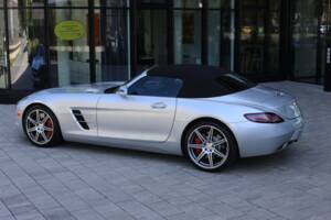 Image 5/75 of Mercedes-Benz SLS AMG Roadster (2012)