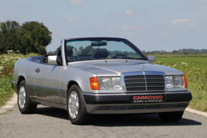 Image 10/39 of Mercedes-Benz 300 CE-24 (1992)