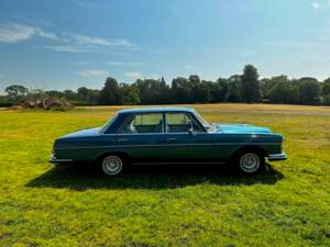Image 15/57 de Mercedes-Benz 280 SE 3,5 (1972)