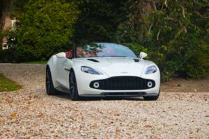 Bild 2/37 von Aston Martin Vanquish Zagato Volante (2017)