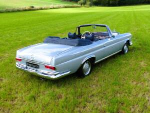 Mercedes-Benz 250 SE Cabriolet (W 111) silber 1966