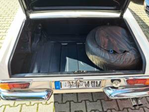 Image 24/25 of Mercedes-Benz 280 SE (1967)