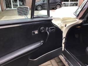 Image 6/25 of Mercedes-Benz 280 SE (1969)