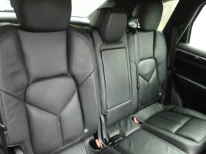 Bild 74/99 von Porsche Cayenne S (2010)