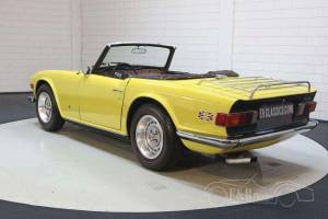 Image 14/19 of Triumph TR 6 (1974)
