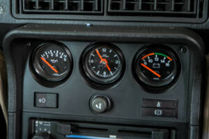 Image 27/50 of Porsche 924 S (1987)