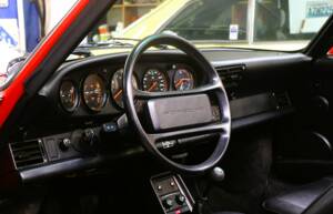 Image 26/47 of Porsche 911 Carrera 3.2 (1989)