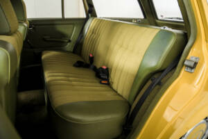 Image 39/50 of Mercedes-Benz 240 TD (1982)
