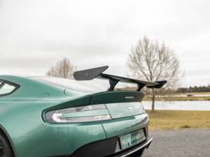 Image 46/65 de Aston Martin Vantage GT8 (2017)