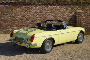 Image 2/50 de MG MGB (1977)
