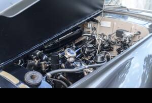 Bild 27/29 von Bentley S1 DHC Park Ward (1958)