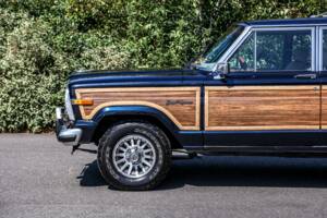 Bild 36/44 von Jeep Grand Wagoneer (1988)