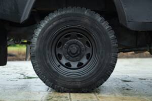 Bild 17/50 von Land Rover 90 (1985)