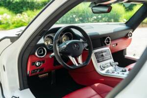 Image 20/50 of Mercedes-Benz SLS AMG (2010)