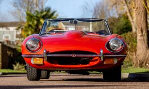 Image 6/50 de Jaguar E-Type (1969)