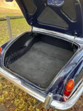 Image 21/51 of Jaguar 420 (1967)