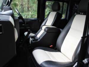 Bild 13/18 von Land Rover Defender 110 (2014)