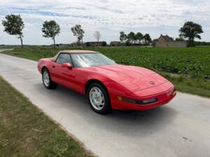 Imagen 7/43 de Chevrolet Corvette Convertible (1995)
