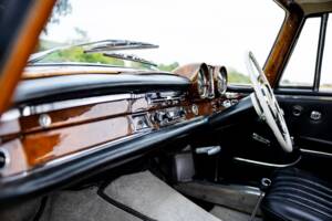 Afbeelding 58/62 van Mercedes-Benz 300 SE (1965)