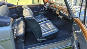 Image 29/61 de Mercedes-Benz 220 S Cabriolet (1957)