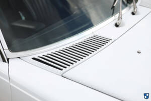 Image 69/85 of Mercedes-Benz 560 SL (1986)