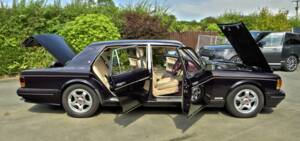 Image 17/50 of Bentley Turbo RT (1997)