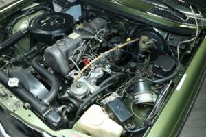 Bild 42/50 von Mercedes-Benz 300 D (1981)