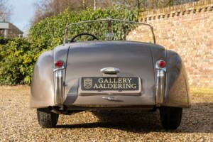 Image 7/50 of Jaguar XK 120 OTS (1952)