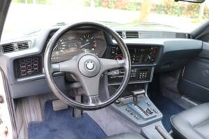 Image 15/28 of BMW 635 CSi (1989)