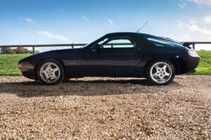 Image 23/43 of Porsche 928 GTS (1994)
