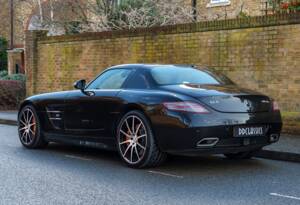 Image 5/26 of Mercedes-Benz SLS AMG (2010)