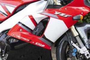 Image 5/33 of Yamaha YZF-R1 (2001)