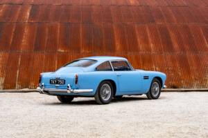 Image 2/56 of Aston Martin DB 4 (1960)